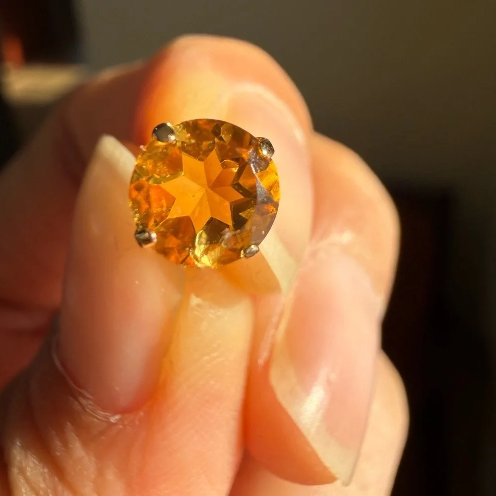 Citrine Round Stud Earrings in K18 Yellow Gold